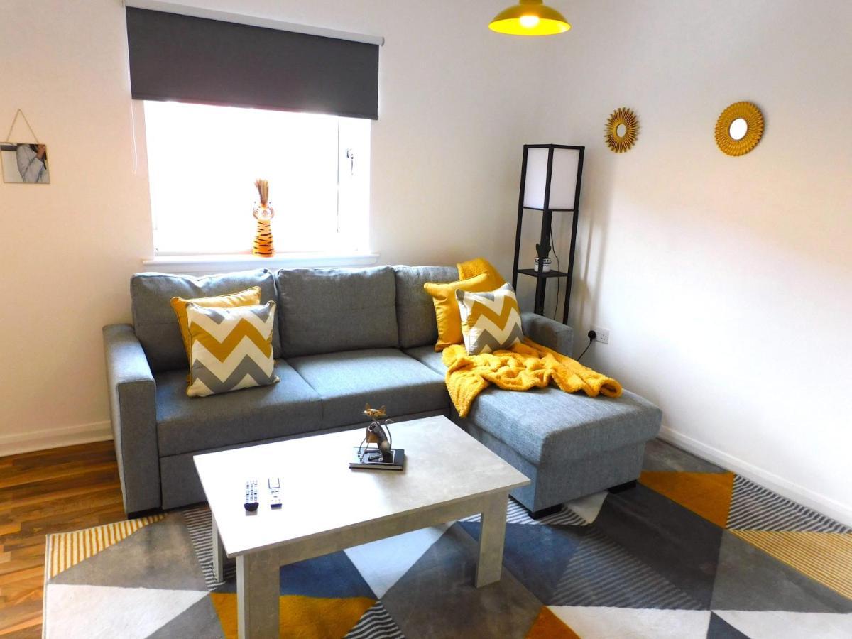 Newly Refurbished 1 Bed Apt In Hamilton Close To Station And Local Amenities Exterior photo