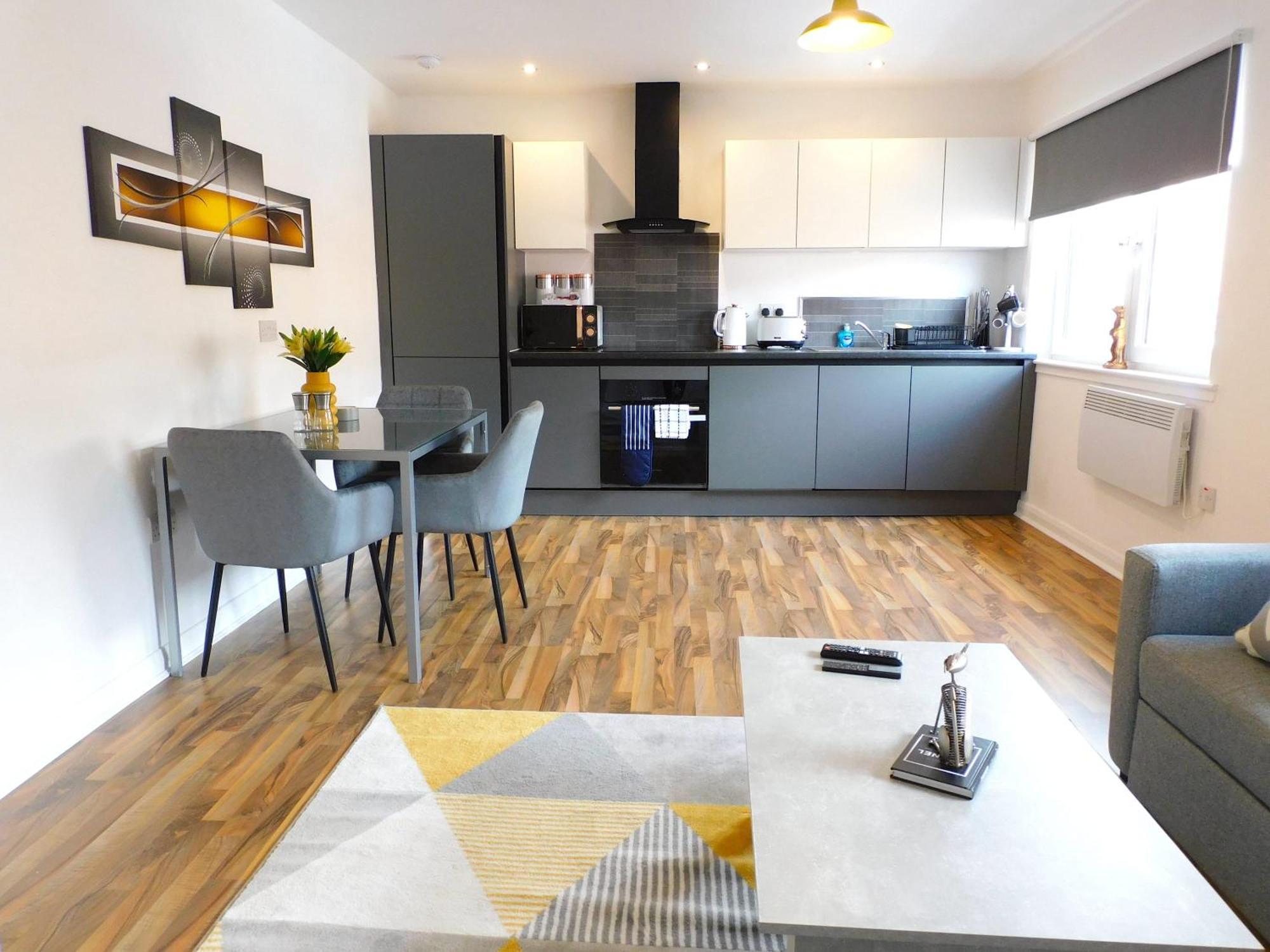 Newly Refurbished 1 Bed Apt In Hamilton Close To Station And Local Amenities Exterior photo