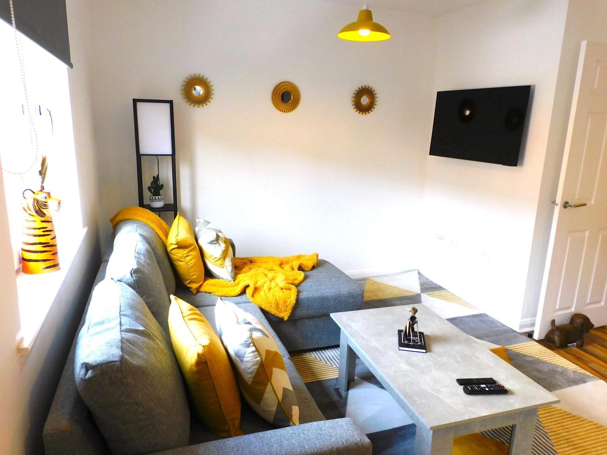 Newly Refurbished 1 Bed Apt In Hamilton Close To Station And Local Amenities Exterior photo